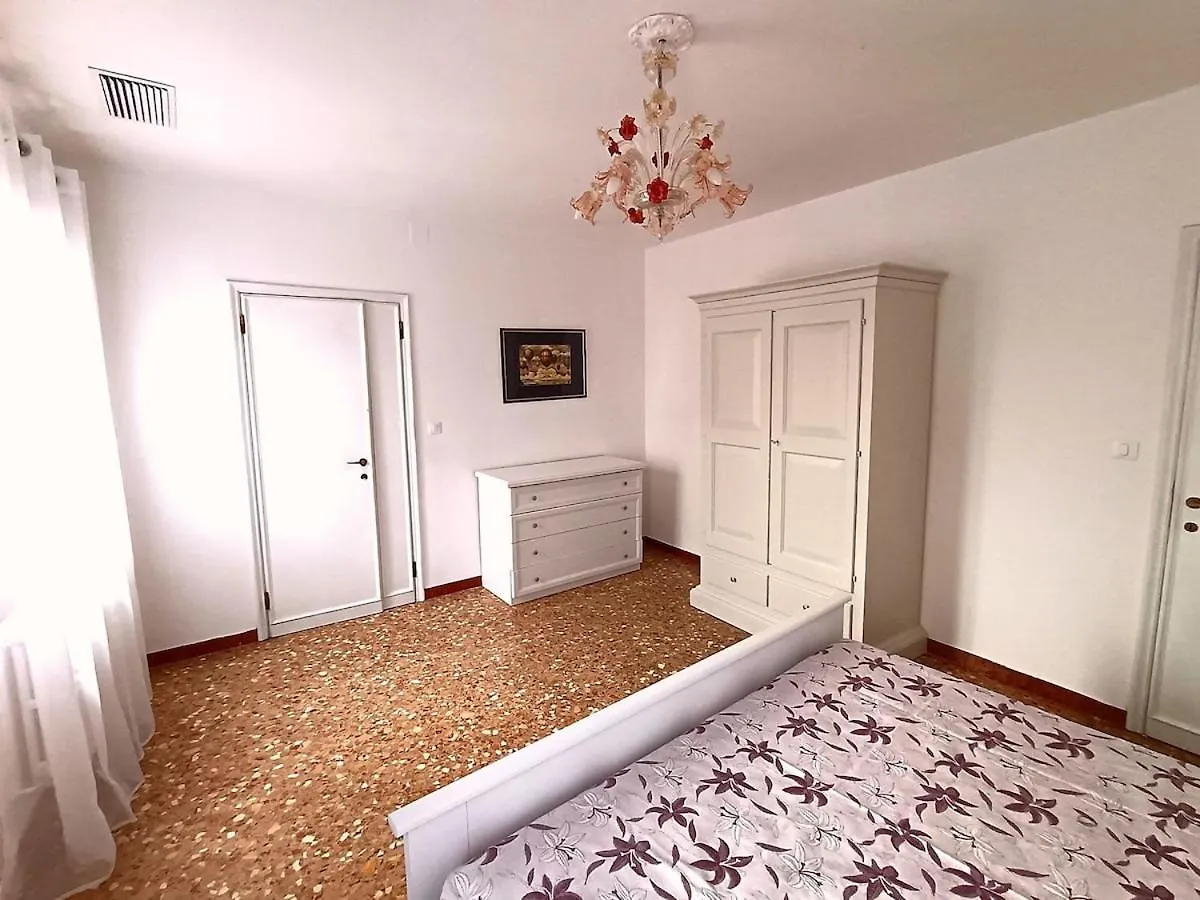 Spacious Apartment With 3 Bedrooms Venedig